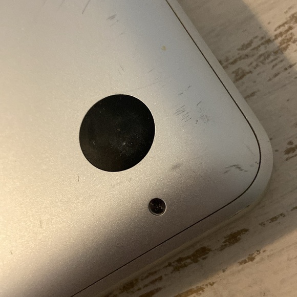 Apple Used Laptop - Picture 10 of 14